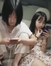 一男两女在车里呆了三个小时，他们都做了些什么？ — 2024