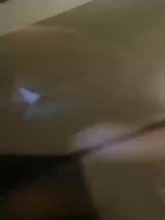 停车场车震被发现还用手挡男的被吓阳痿 — 2022
